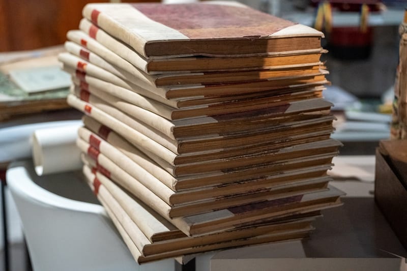 Éditions artisanales et reliure : l'amour du livre fait à la main